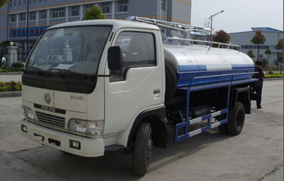 東風(fēng)金霸吸糞車(chē)圖片